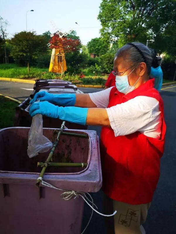 文明实践志愿服务活动记录怎么写,曹路志愿者日