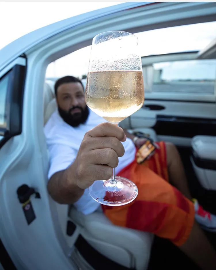 侃爷aj联名款,侃爷穿yeezy篮球鞋