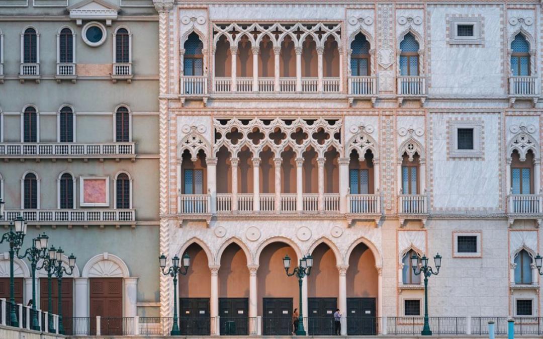 为了建澳门的酒店，米开朗基罗投了多少钱？