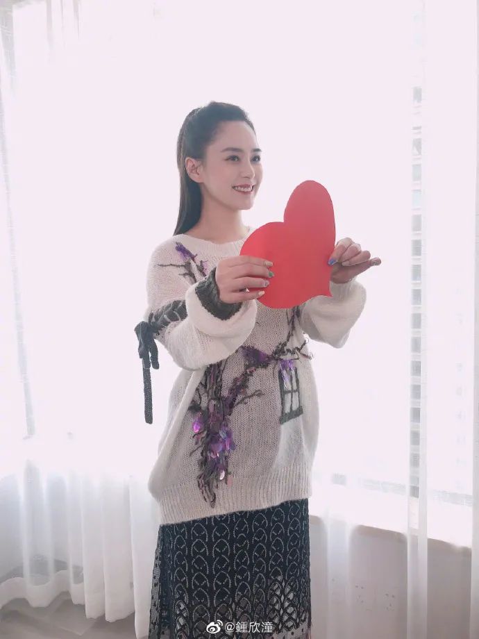 阿娇跌倒受伤,阿娇撞到额头