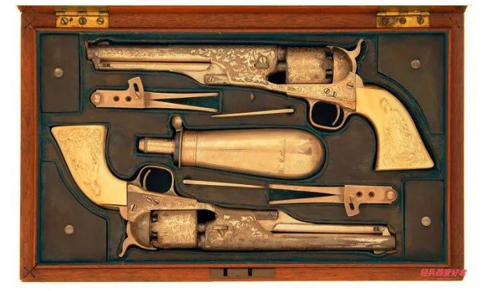 你还不知道？每个女生都想拥有的蒂芙尼，155年前就开始设计*器武**奢侈品了