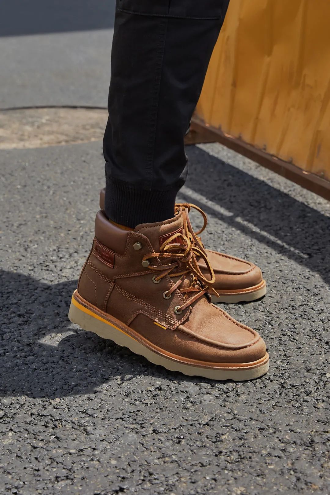 cat工装靴穿起来硬吗,cat工装靴