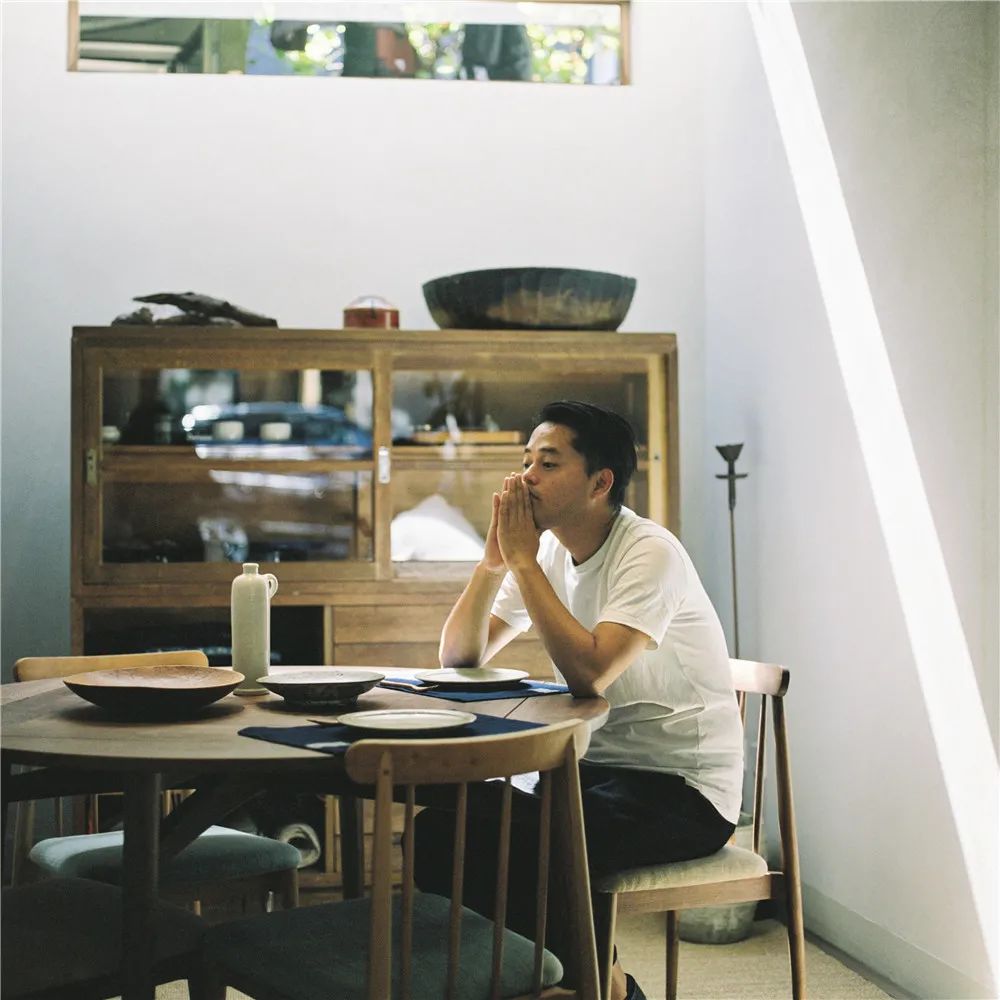 凭借一家%Arabica门店获得2020建筑界奥斯卡大奖，青山周平这次又出手了