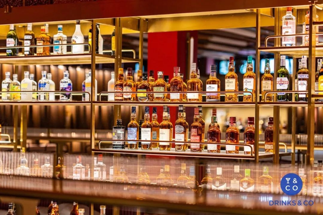 所有的酒都接受“外带”|这里是可以逛的酒吧，也是可以玩的零售店