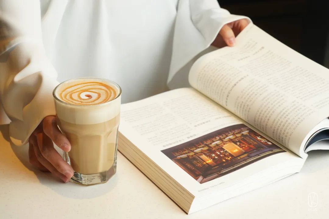 藏在咖啡里的爱意！星巴克用心荟萃饮品全新上市！又带着限定款周年庆杯子来圈粉了