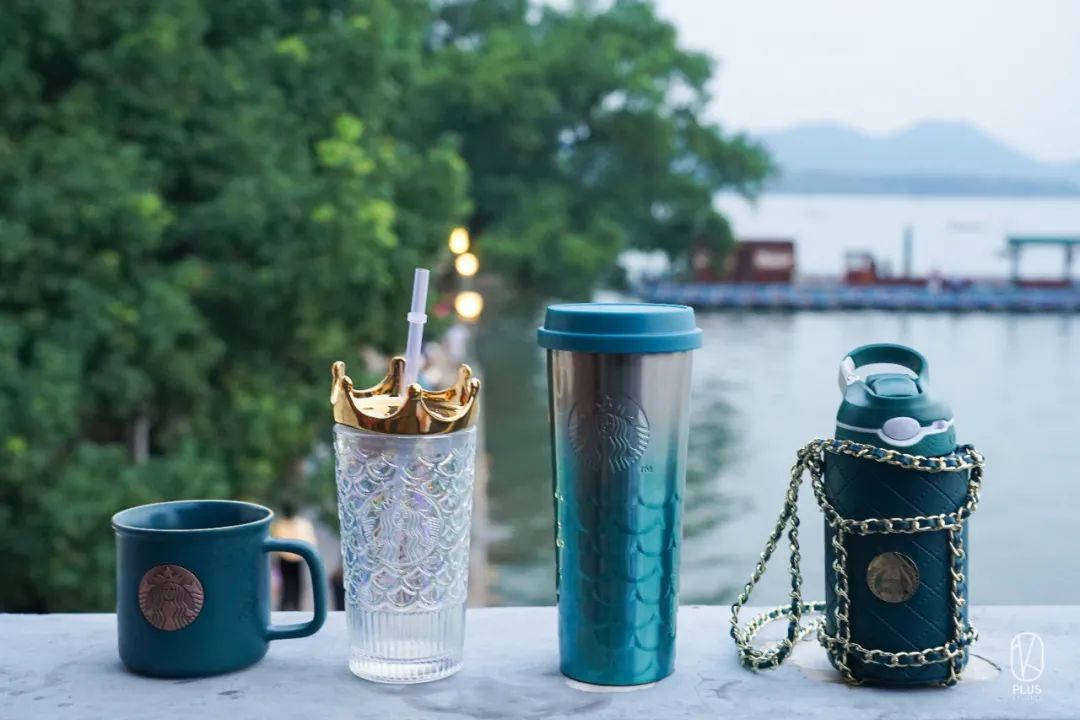 藏在咖啡里的爱意！星巴克用心荟萃饮品全新上市！又带着限定款周年庆杯子来圈粉了