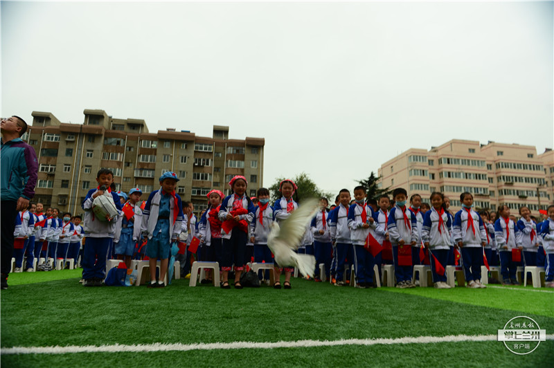 迎中秋小学舞蹈,诗朗诵舞蹈双人小学生国庆