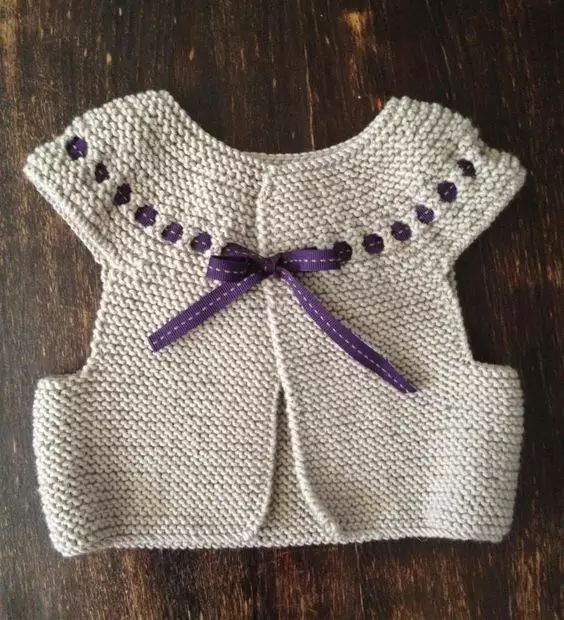 最新款小孩背心的织法,女宝宝带帽毛背心的织法