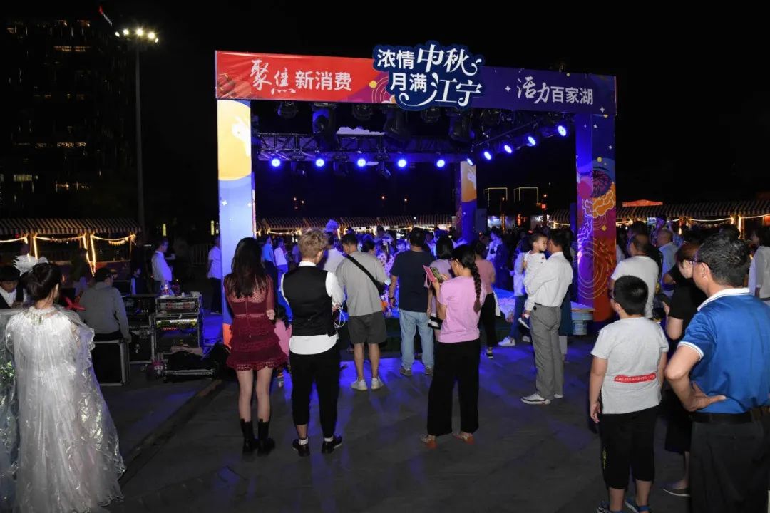 存款超200万家庭,八天突破100万粉丝