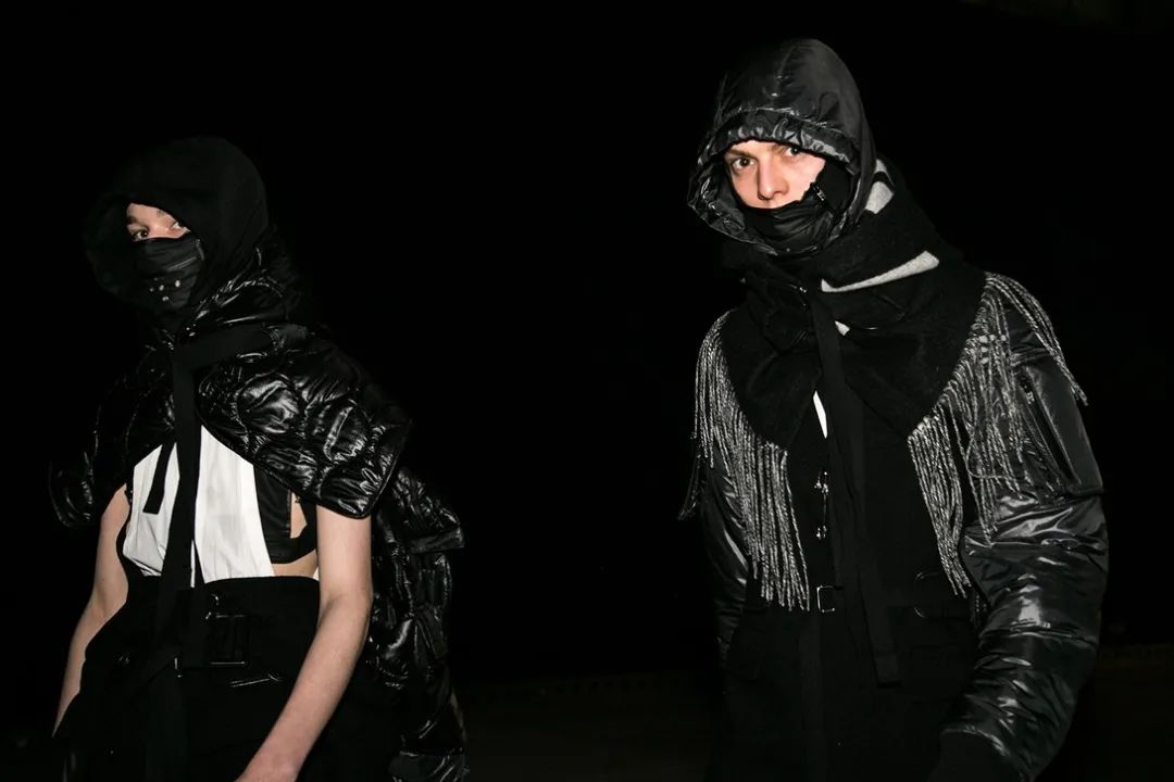 连吴赫都偏爱的「面具」,原来早就成为时装秀场的常客