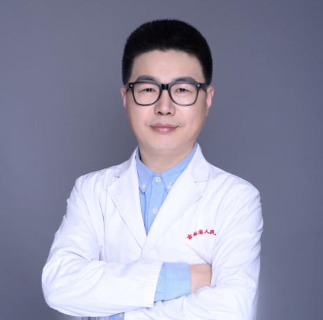 隐形眼镜什么情况下会磨损角膜,隐形眼镜戴多久一般不会影响角膜