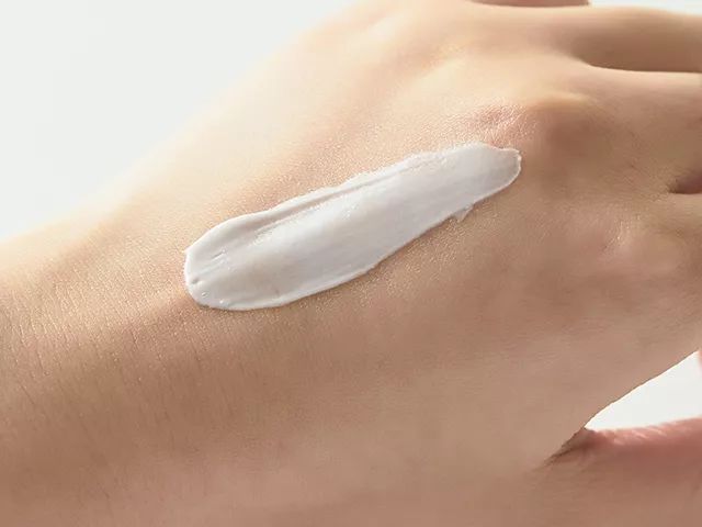 你穿高跟鞋经历过磨脚的痛苦吗,穿高跟鞋脚掌死皮怎么去除