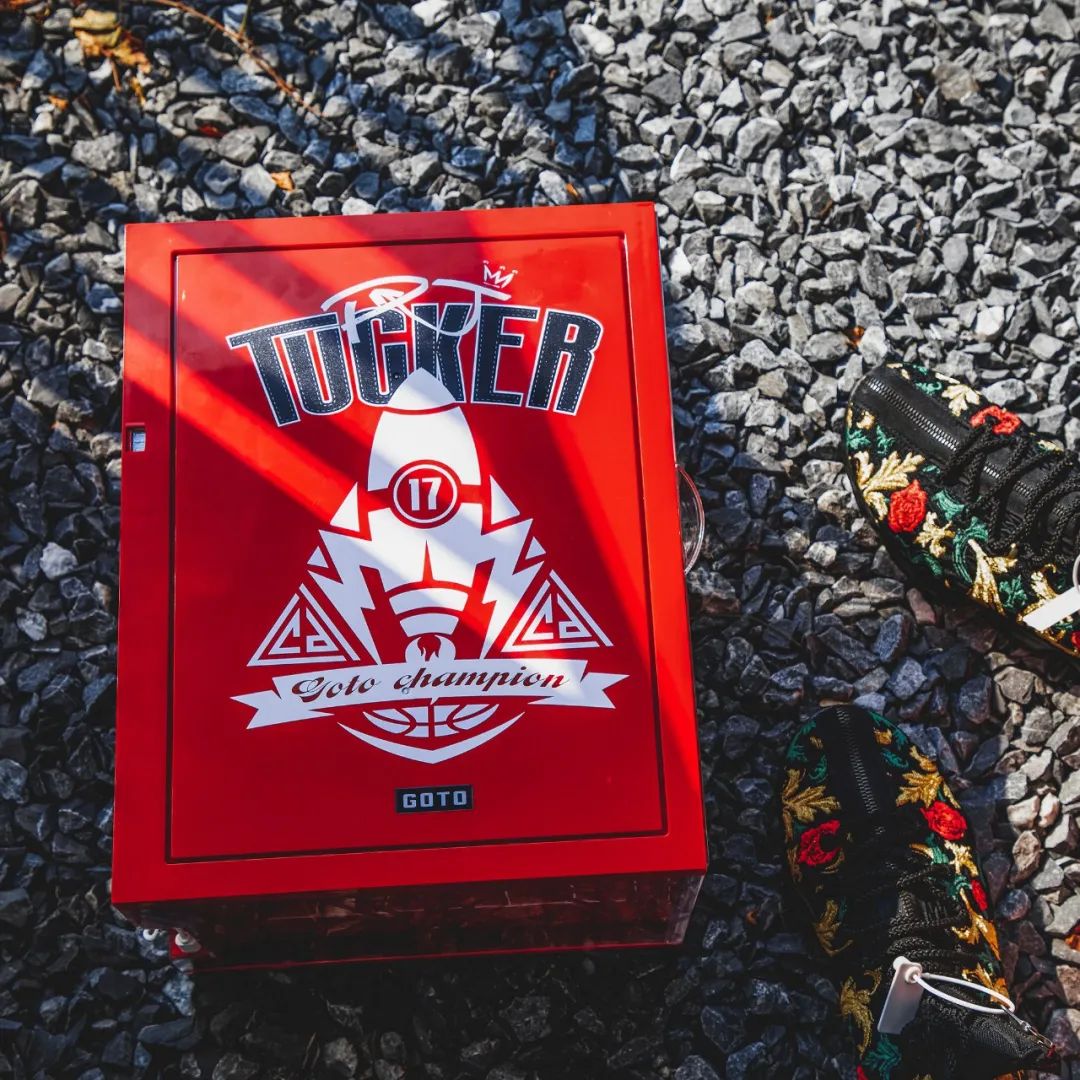 nikesbdunklow最新蓝绿上脚,nikedunksbow联名白绿配色