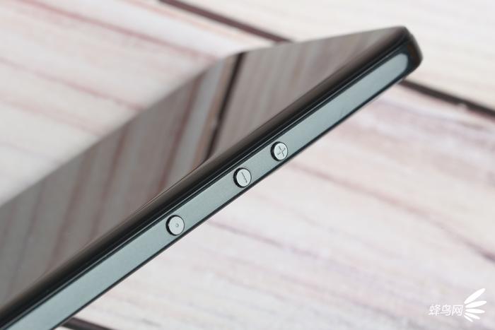 坚果r2是5g吗,坚果r2还值得买吗