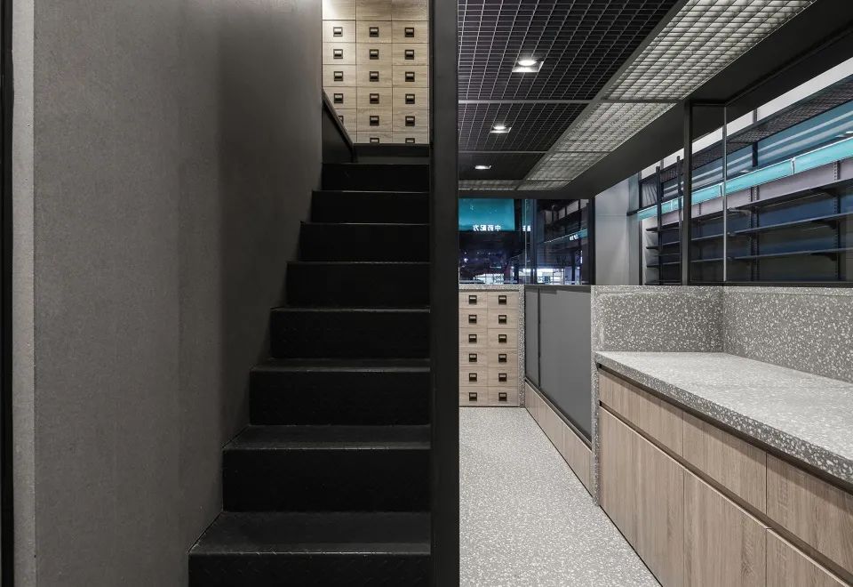 冷峻理性、精准高效-厦门德善堂药店/喜玛拉雅设计