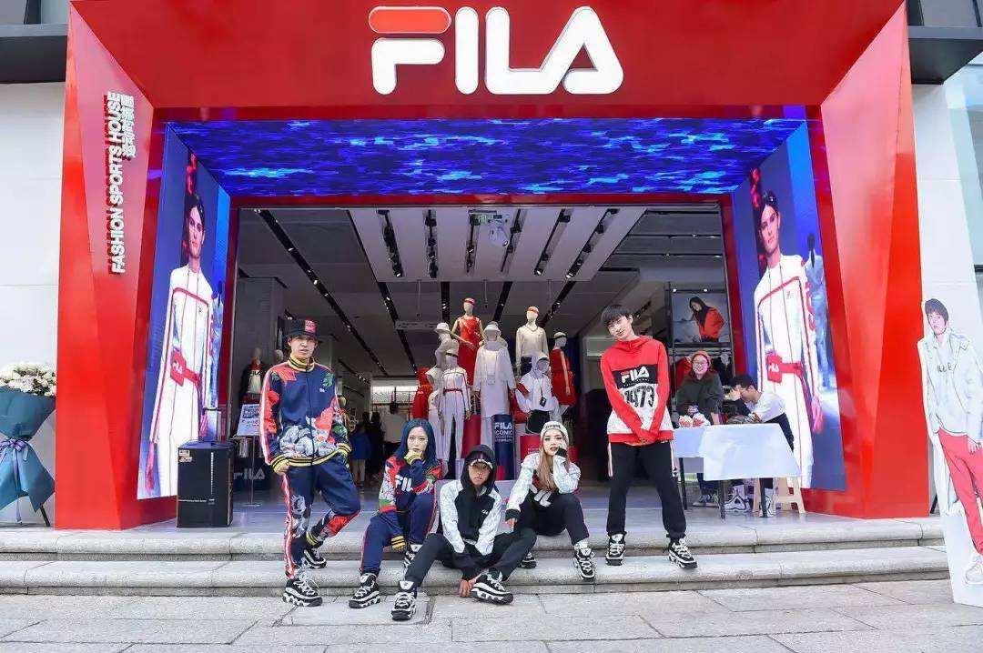 supreme天价皮衣,supreme高价