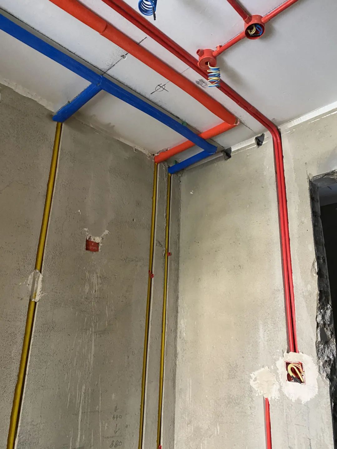 青岛鹤立装修队孔祥明：佛系当家人的进与退