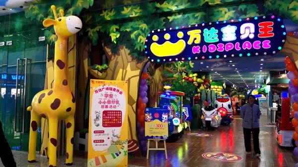 嗨爆全城！看神秘女星！乘免费直升机！这家商场周年庆福利大派送啦