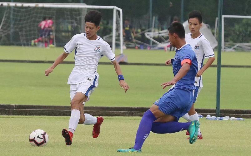 「申花梯队球员家长的陪读故事」从不喜欢足球到狂热爱好者，他们因何与申花结缘？