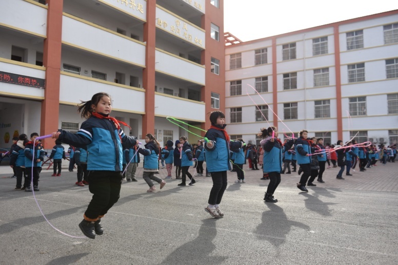 为乡村学校播撒体育火种,体育让学生动起来