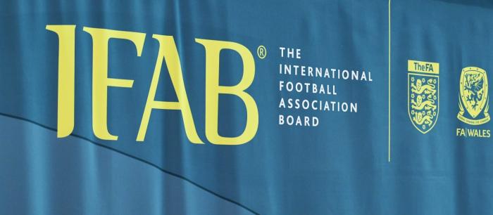 国际足联对头部受伤的规定,国际足联针对恶意犯规修改规则