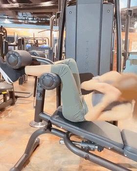 巨乳蚂蚁腰,拥有14万粉丝的日本牙护士,病人排队求看病