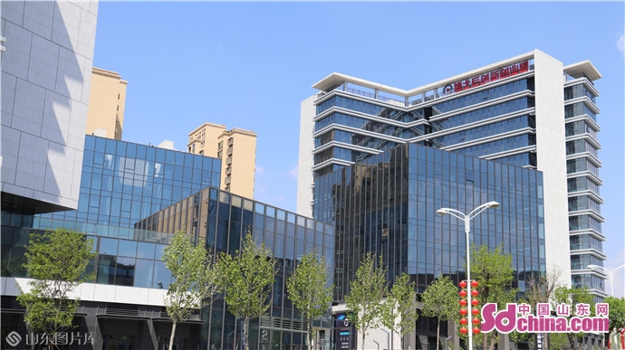 高速磁悬浮工程化样车下线,高速磁浮交通系统在青岛成功下线