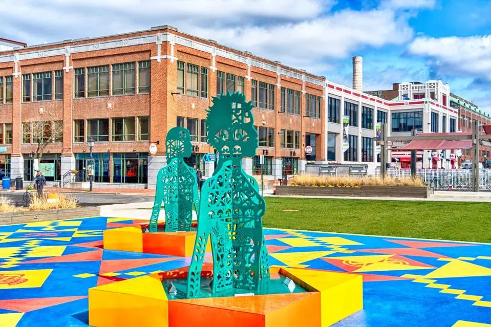 公共艺术学费贵吗,公共艺术的实用性