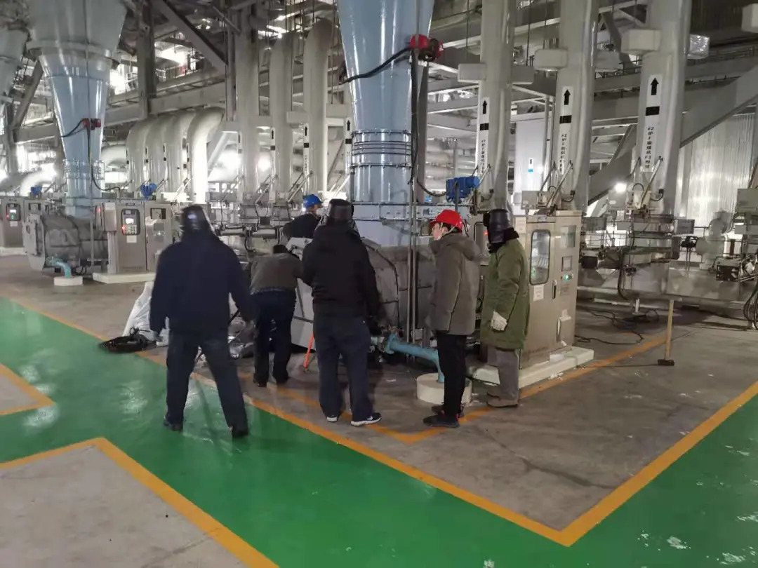 八角电厂迎战暴风雪“雪窝”里奋斗出“暖流”歌