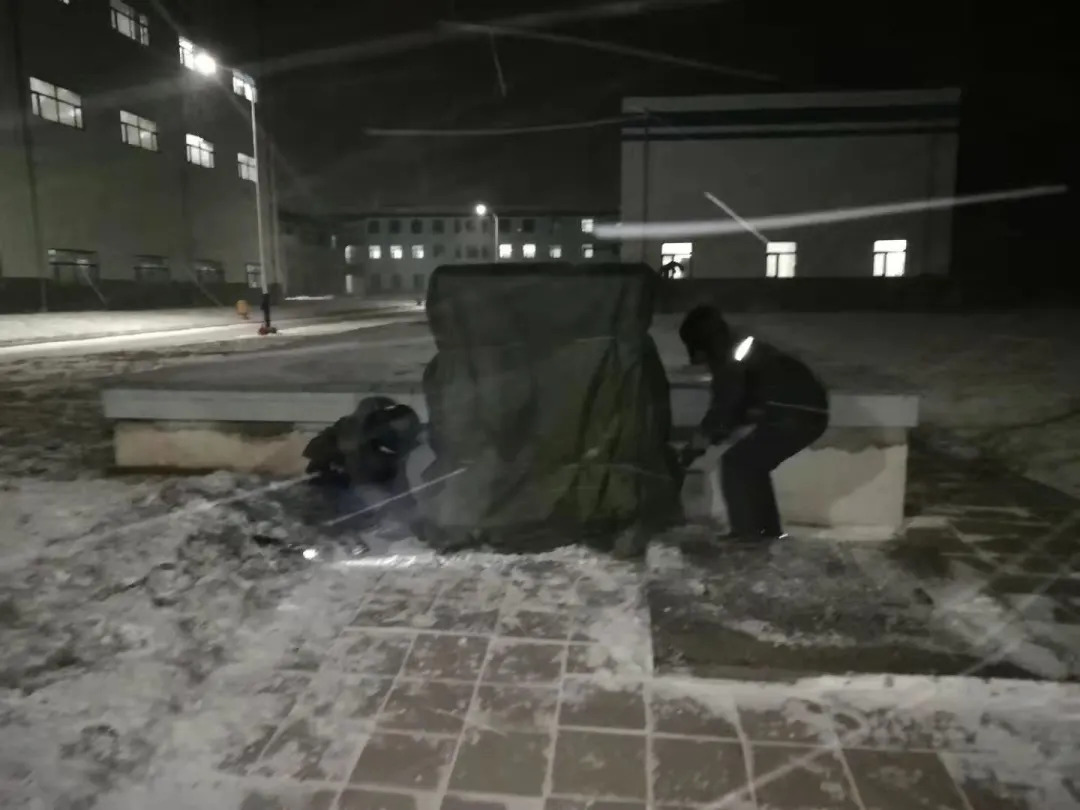 八角电厂迎战暴风雪“雪窝”里奋斗出“暖流”歌