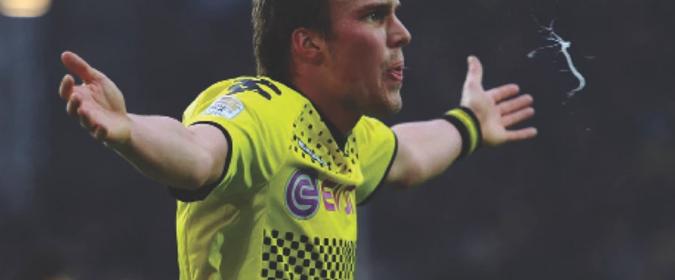 足球运动员为啥总吐口水,足球运动员经常吐口水