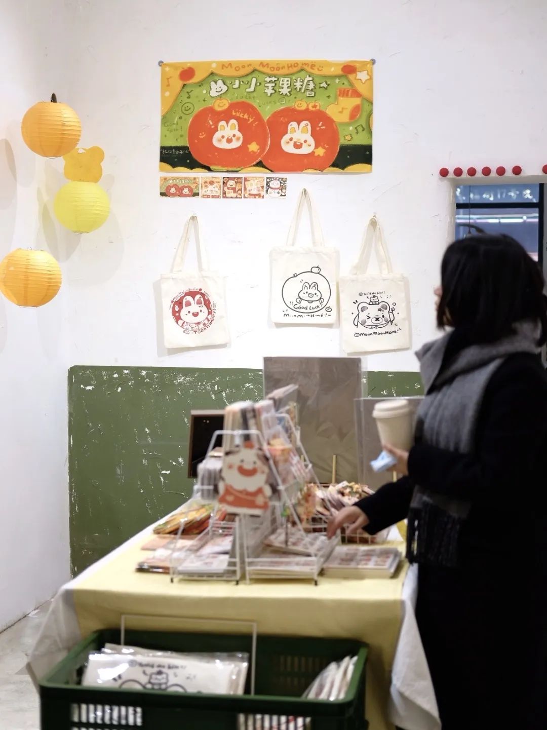 你家楼下的免费展览空间，晒着暖烘烘的太阳散步去吧