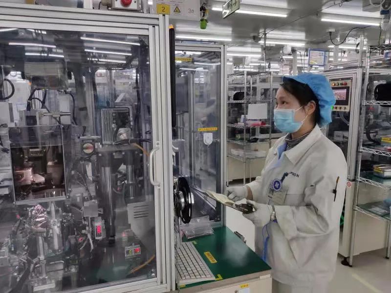 奖励连续工作26小时员工50元,奖励员工一万