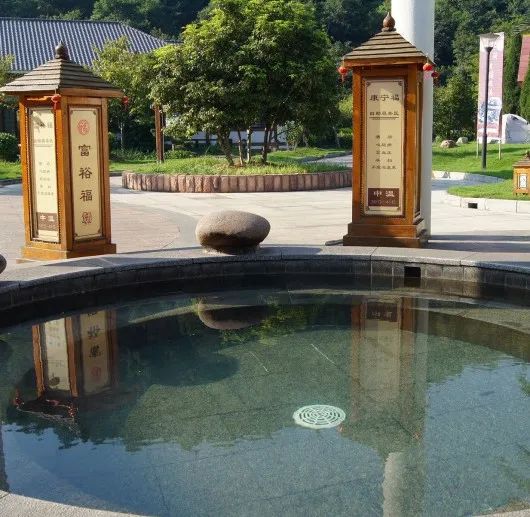 天气冷了就要泡温泉,天气变冷了适合泡温泉