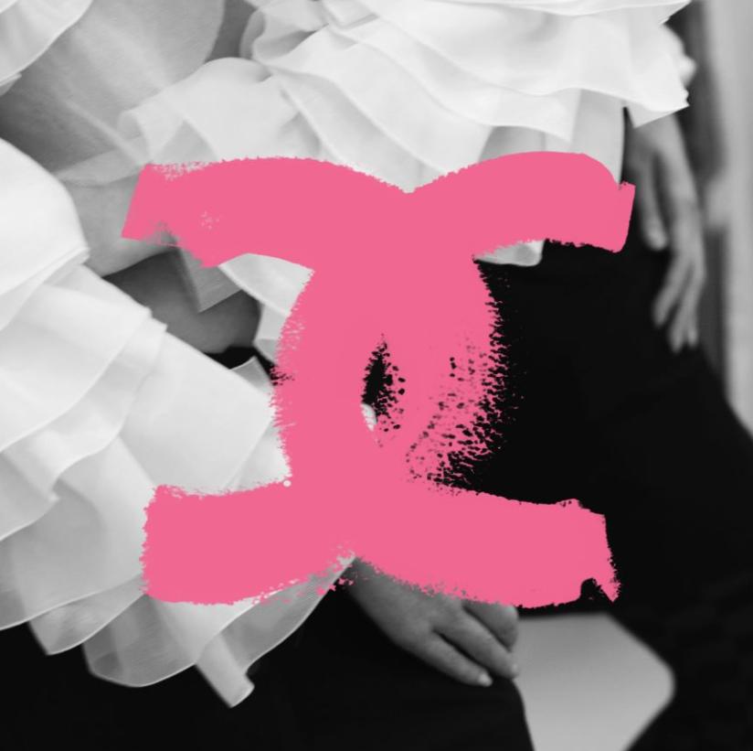 看完CHANEL这场梦幻的花园婚礼，谁不想成为身骑白马的新娘？