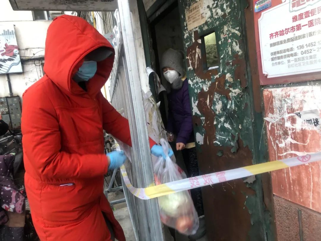 社区临时党支部负重前行 (临时党支部守护平安)