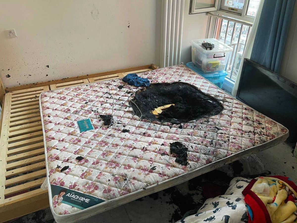 消防员火灾救出小女孩,消防员在火场中救出19岁女孩