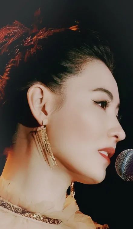 41岁张柏芝颜值有多绝,41岁张柏芝皮肤紧致似少女