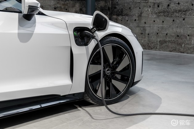 奥迪rsgte-tron,奥迪e-trongt2022试驾