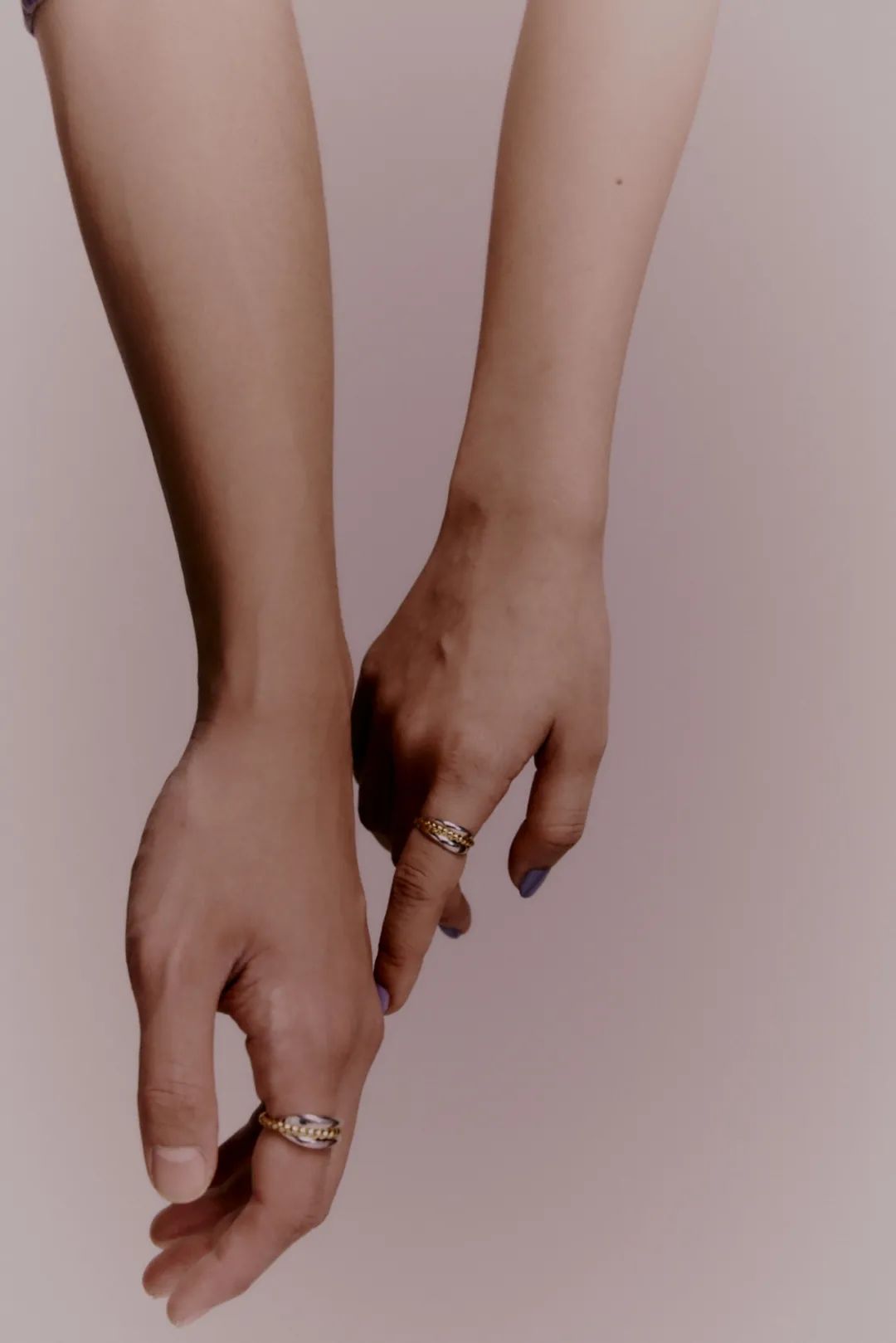 鎵嬬壍鎵媓andinhand,鍦ㄧ埍閲岀户缁椿涓嬪幓