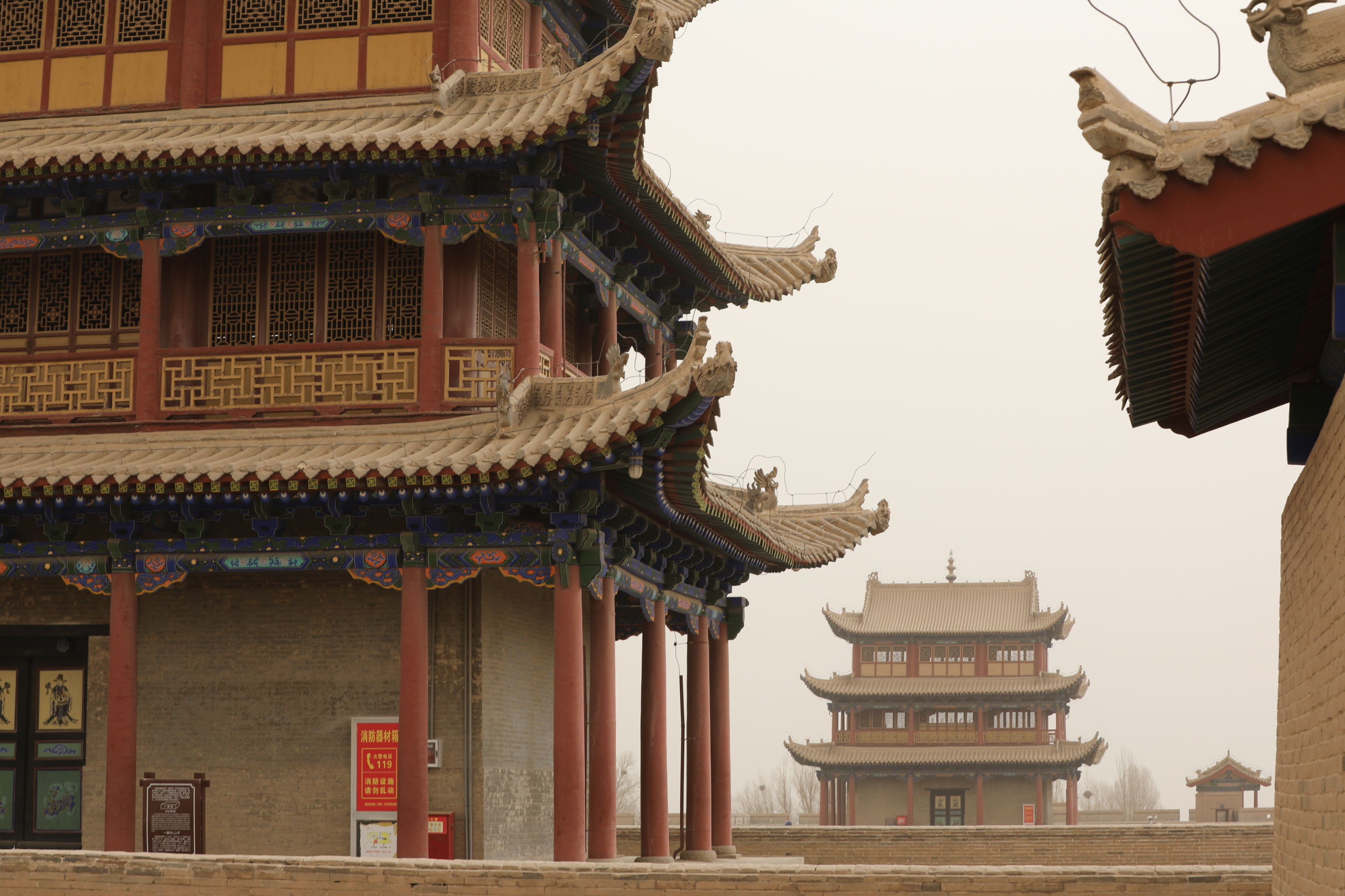 甘肃嘉峪关今天有大风吗,甘肃嘉峪关出现浮尘天气