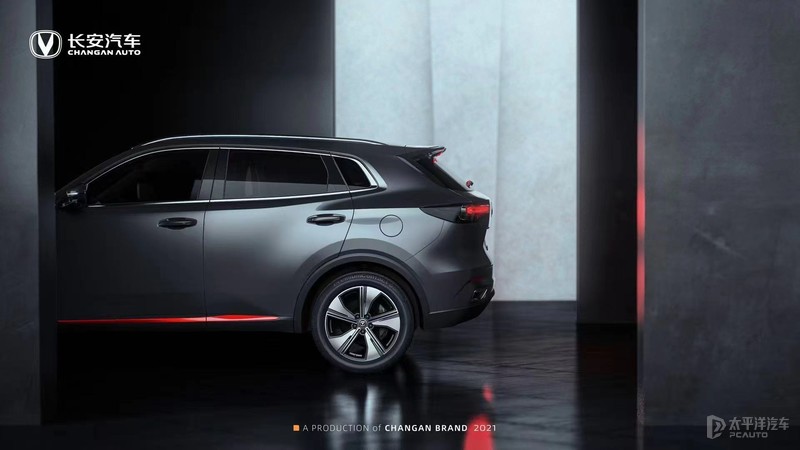 新款起亚嘉华实车曝光,2022丰田皇冠陆放豪华版图片