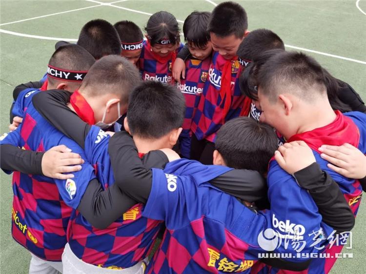 长安镇小学生足球比赛,小学首届校园足球联赛简讯