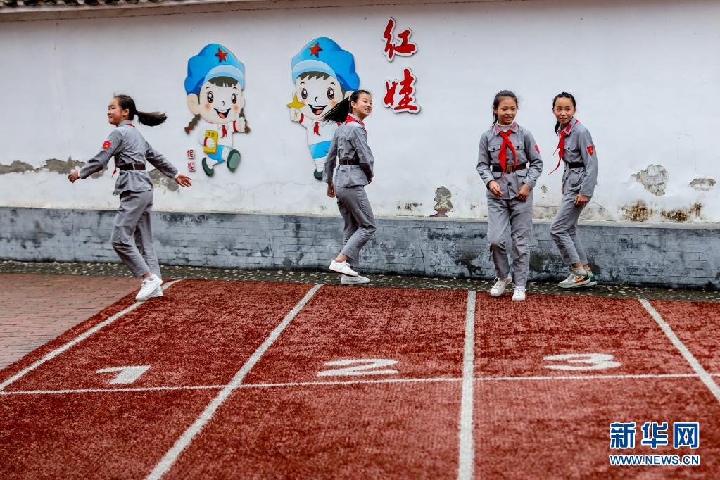 红色基因红军小学,传承红色基因寻访家乡变化