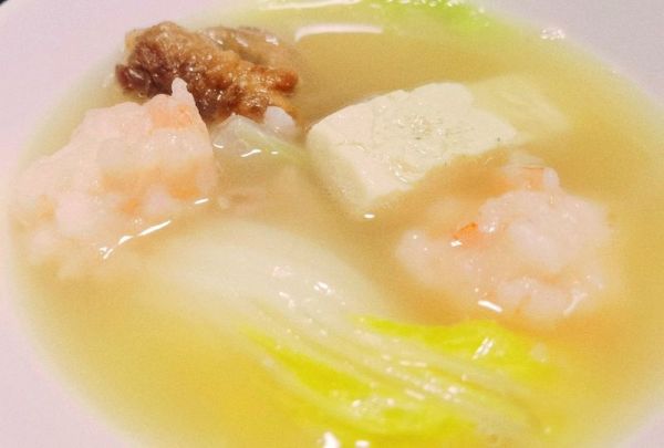 大厨教您做一锅美味的鸭架汤,家常鸭架汤