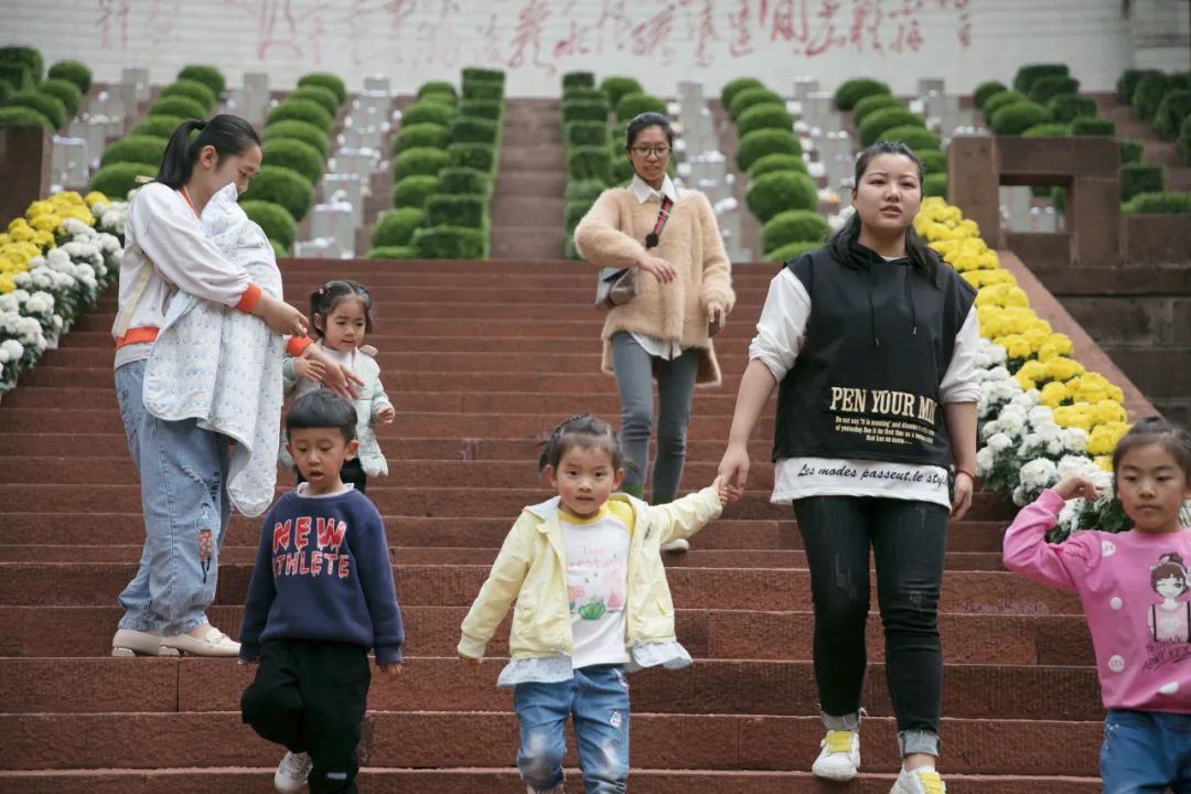 国酒茅台镇全景图片,国酒茅台镇