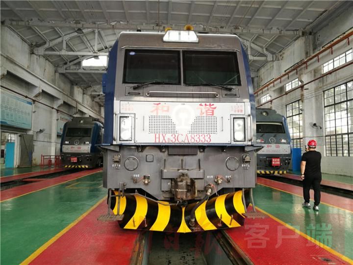 走进火车“4S店”看钢铁“巨兽”如何做保养