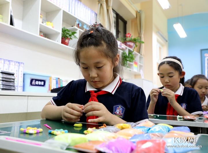 “政府带娃”叫好又叫座“邯郸模式”破解“3点半难题”