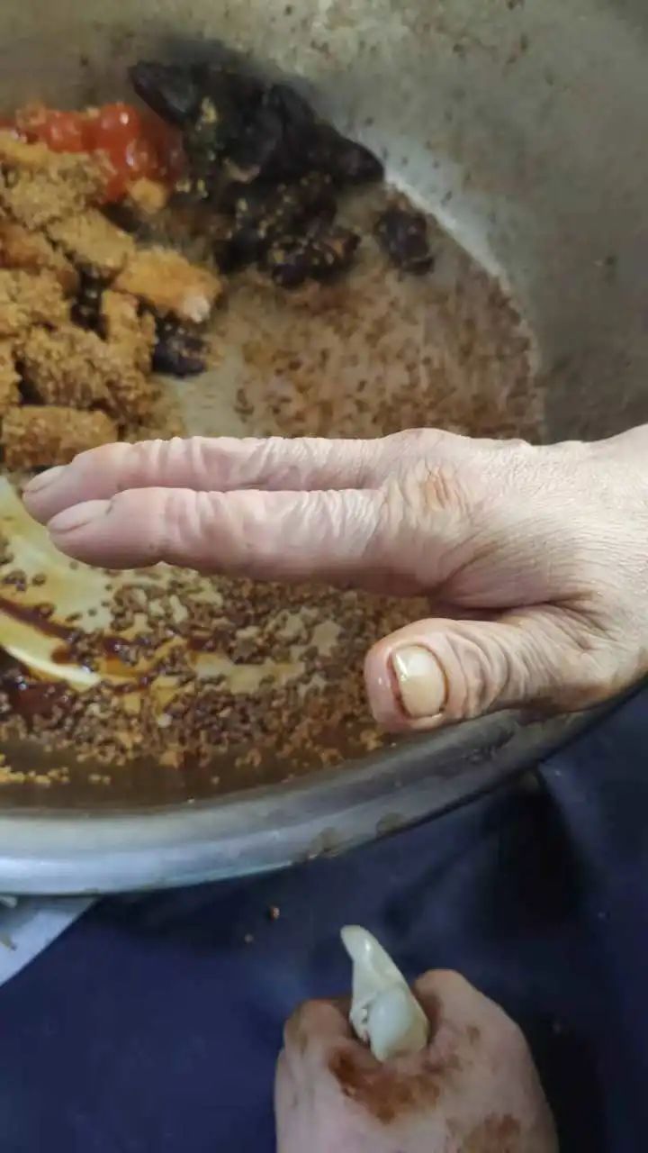 凌晨4点赶来买！15分钟300个售罄！杭城粽子店门口告示火了：真的不是我傲娇