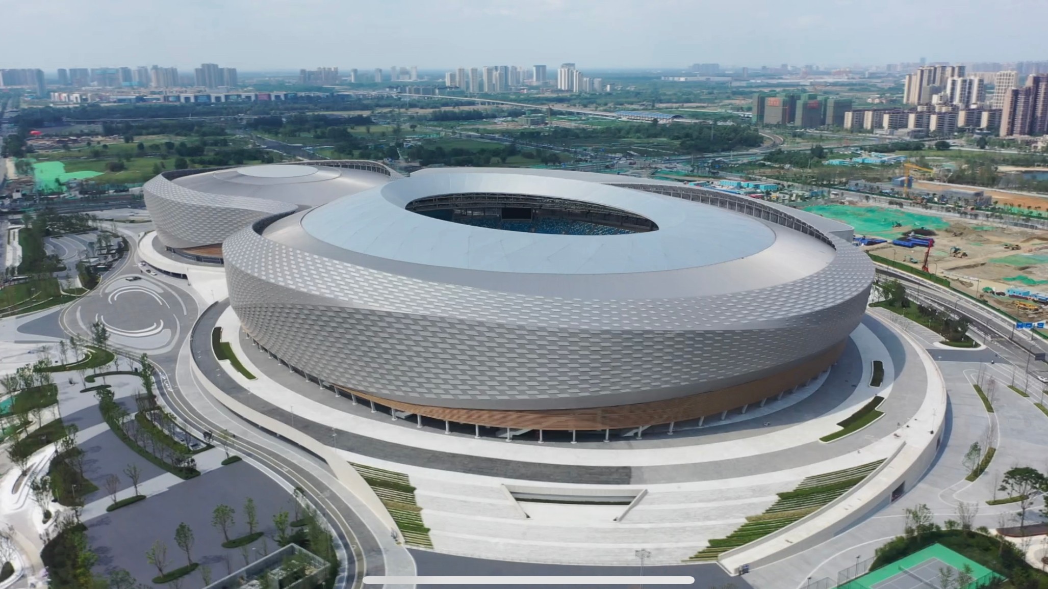 凤凰山公园有室外篮球场吗,凤凰山体育中心篮球场开放